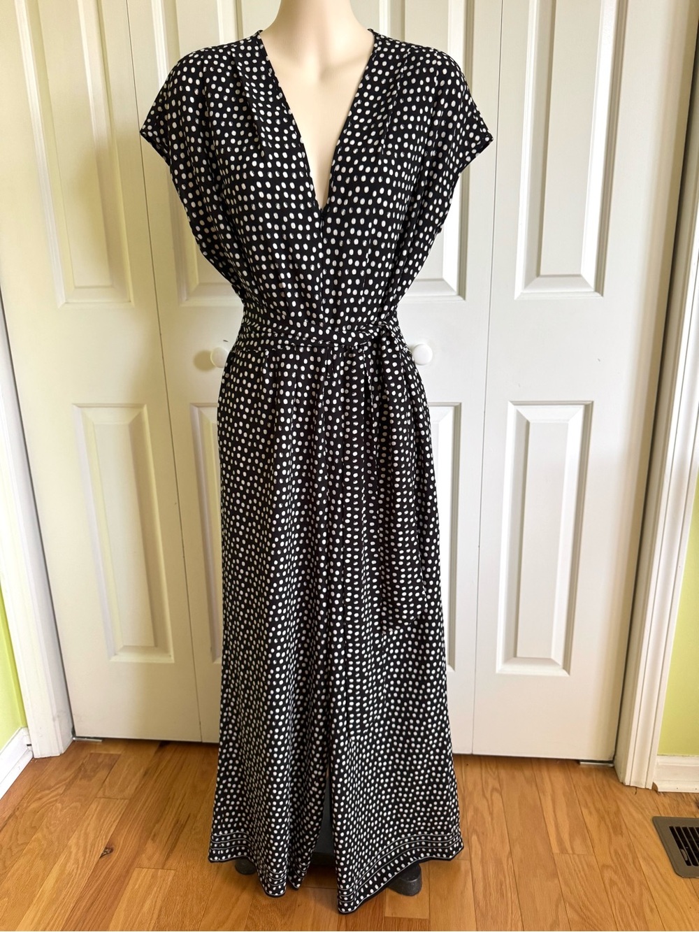 MAX STUDIO Black Polka Dot Romper XS-S EUC